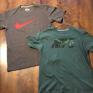 2 Nike t-shirts